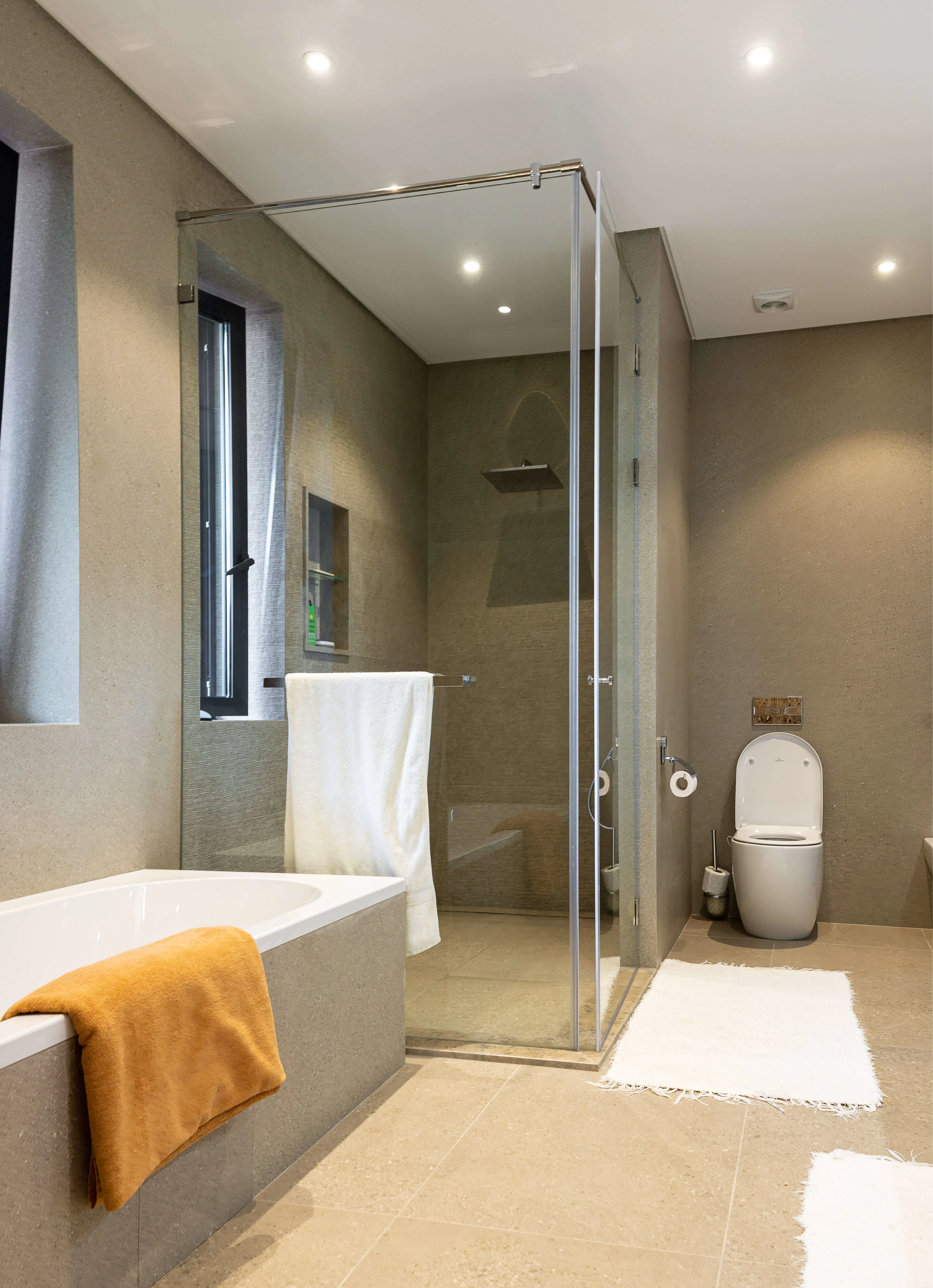 VILLA IN URBANIZATION BEIRA LAGO